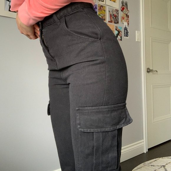 BLACK SHEIN SKINNY HIGHWAISTED CARGO JEANS - Picture 1 of 3